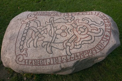 Rune Sacre: Între Istorie și Spiritualitate